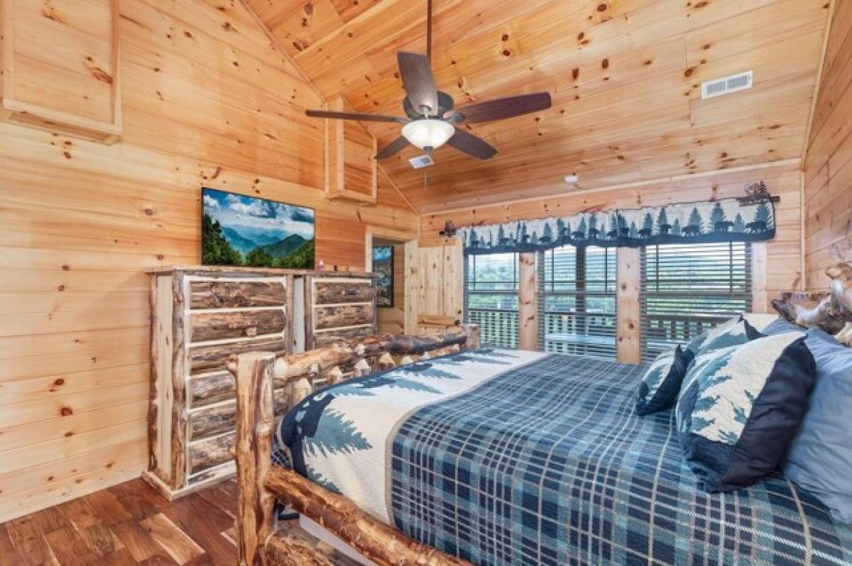 Picture of Home For Sale in Gatlinburg, Tennessee, United States