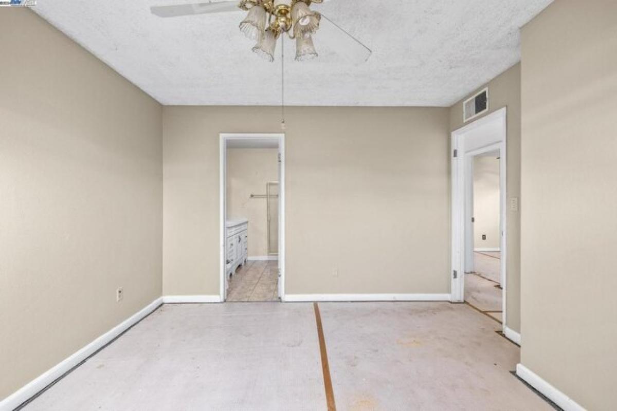 Picture of Home For Sale in Modesto, California, United States