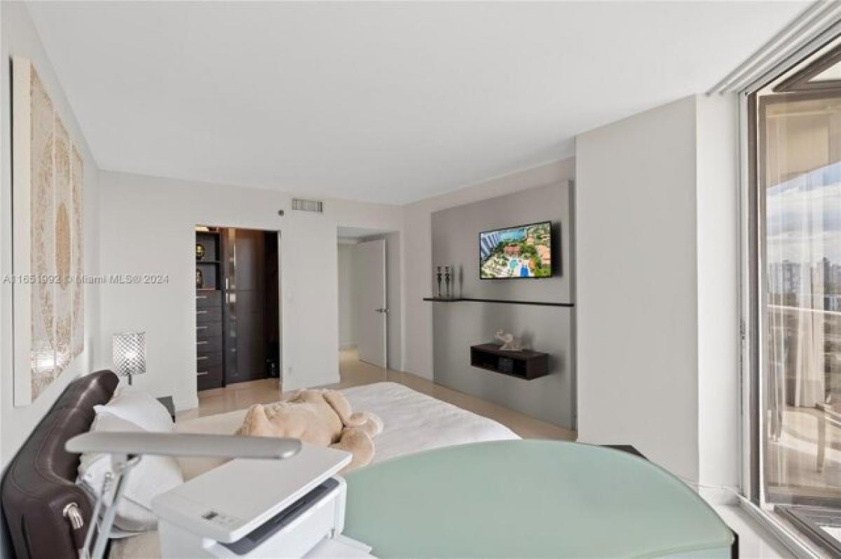 Picture of Home For Sale in Aventura, Florida, United States