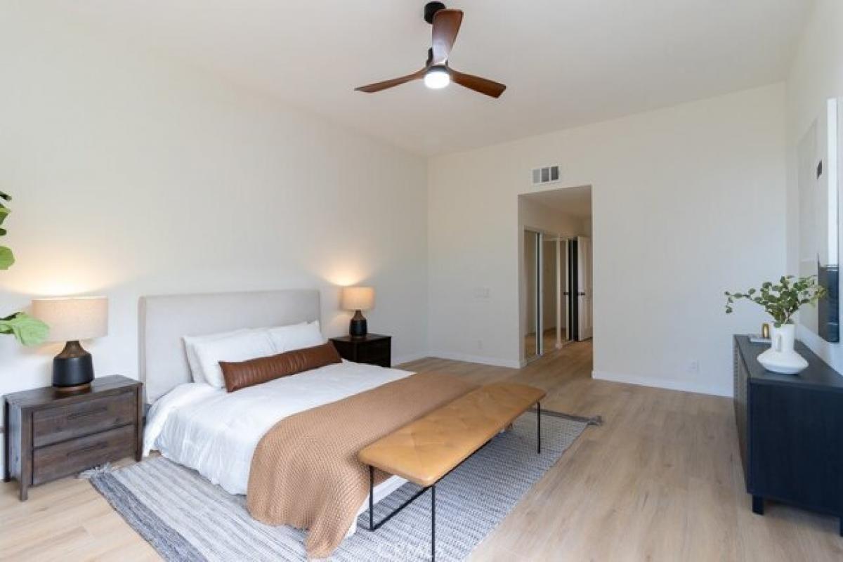 Picture of Home For Sale in Westlake Village, California, United States