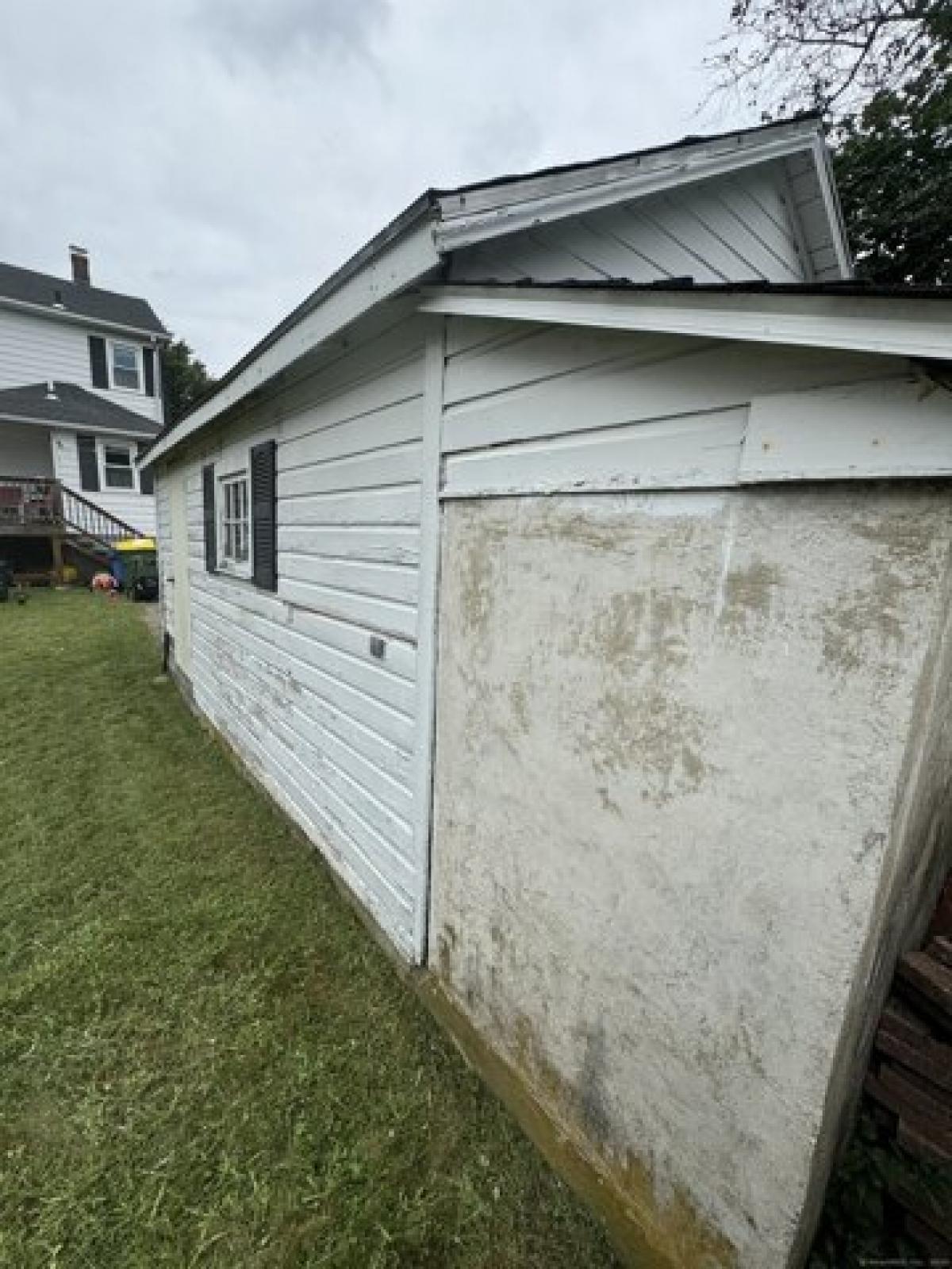 Picture of Home For Sale in Waterbury, Connecticut, United States