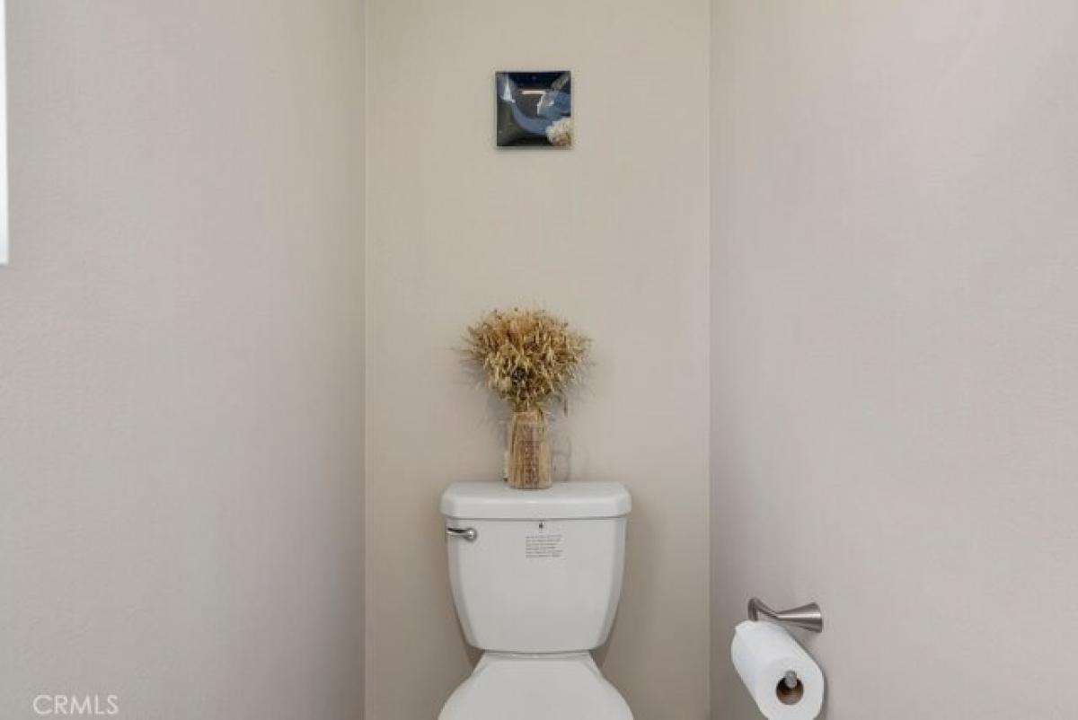 Picture of Home For Sale in Pomona, California, United States