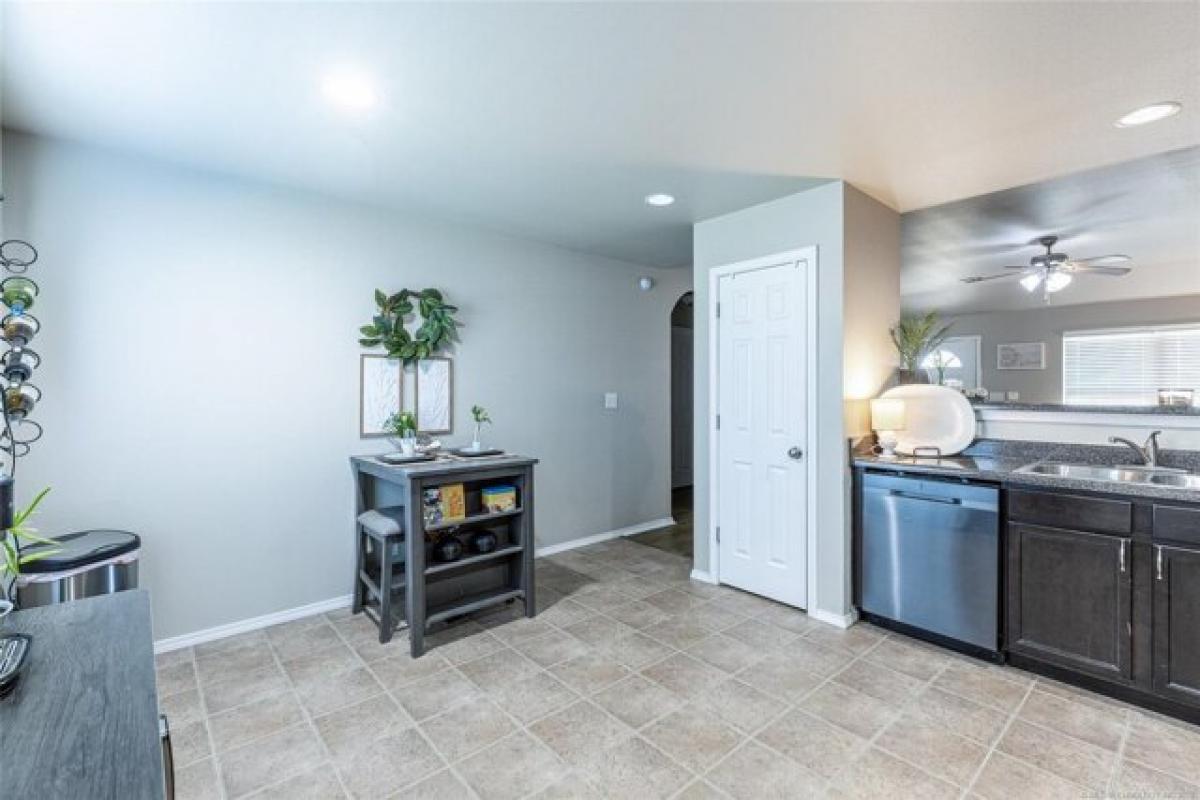 Picture of Home For Sale in Skiatook, Oklahoma, United States