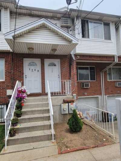Home For Sale in Far Rockaway, New York