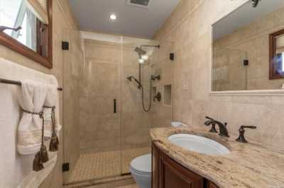 Home For Sale in Plainview, New York