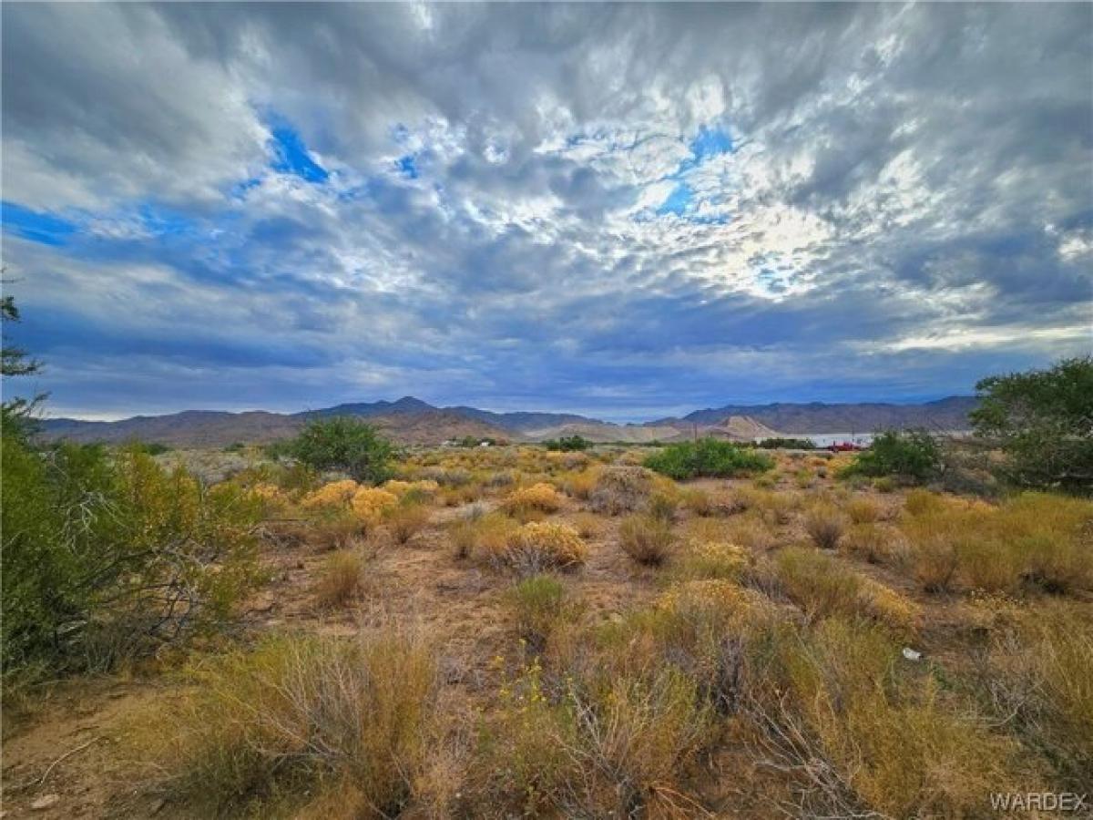 Picture of Residential Land For Rent in Golden Valley, Arizona, United States