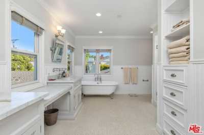 Home For Rent in Studio City, California