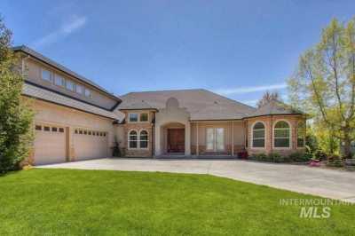 Home For Sale in Eagle, Idaho