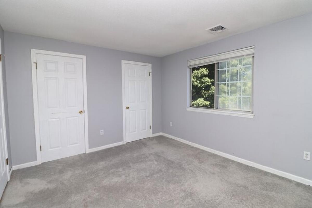 Picture of Home For Sale in Waterbury, Connecticut, United States