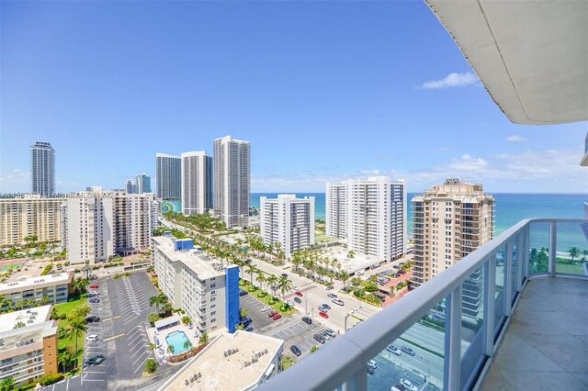 Picture of Home For Sale in Hallandale Beach, Florida, United States