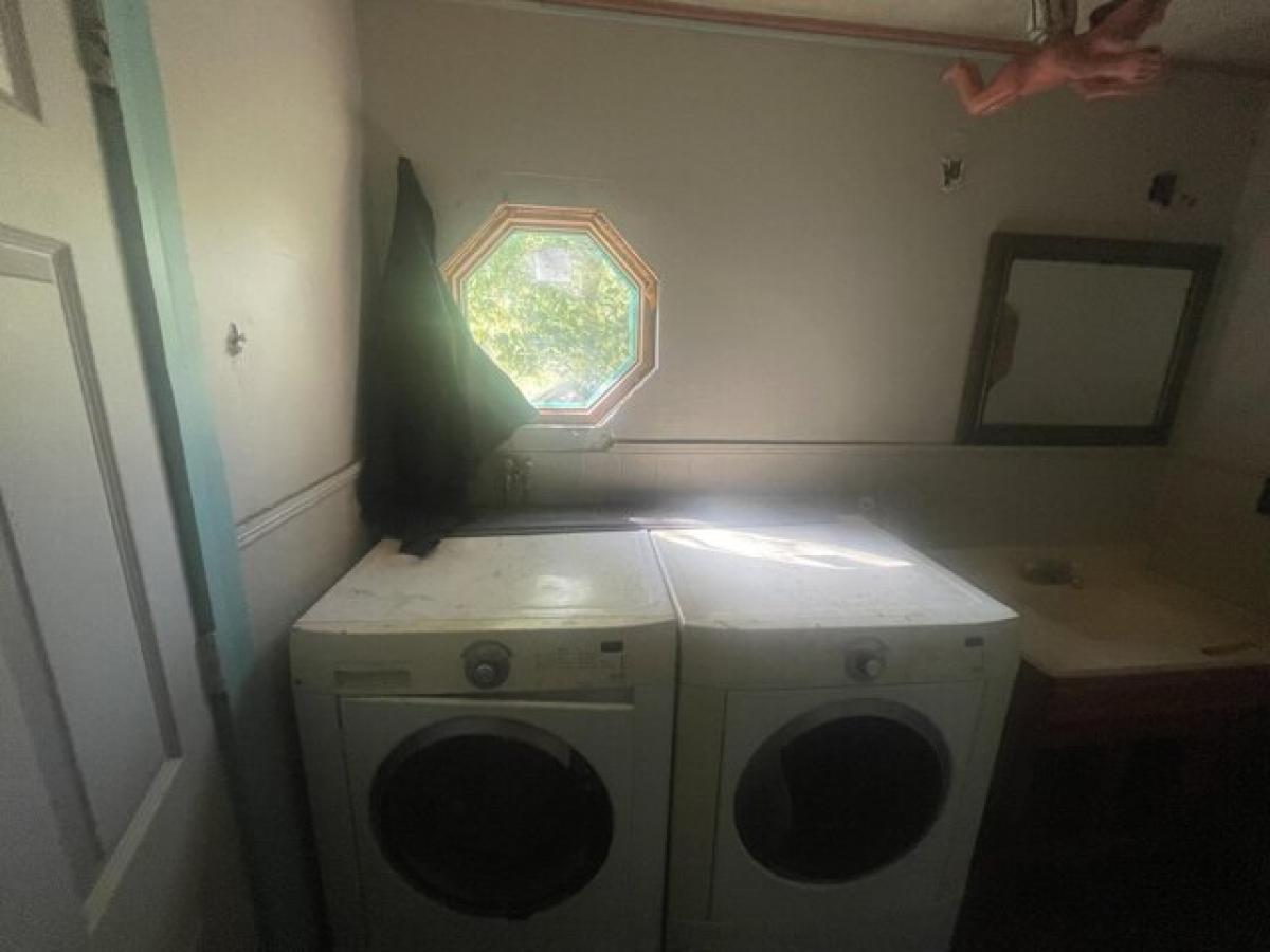 Picture of Home For Sale in China, Maine, United States