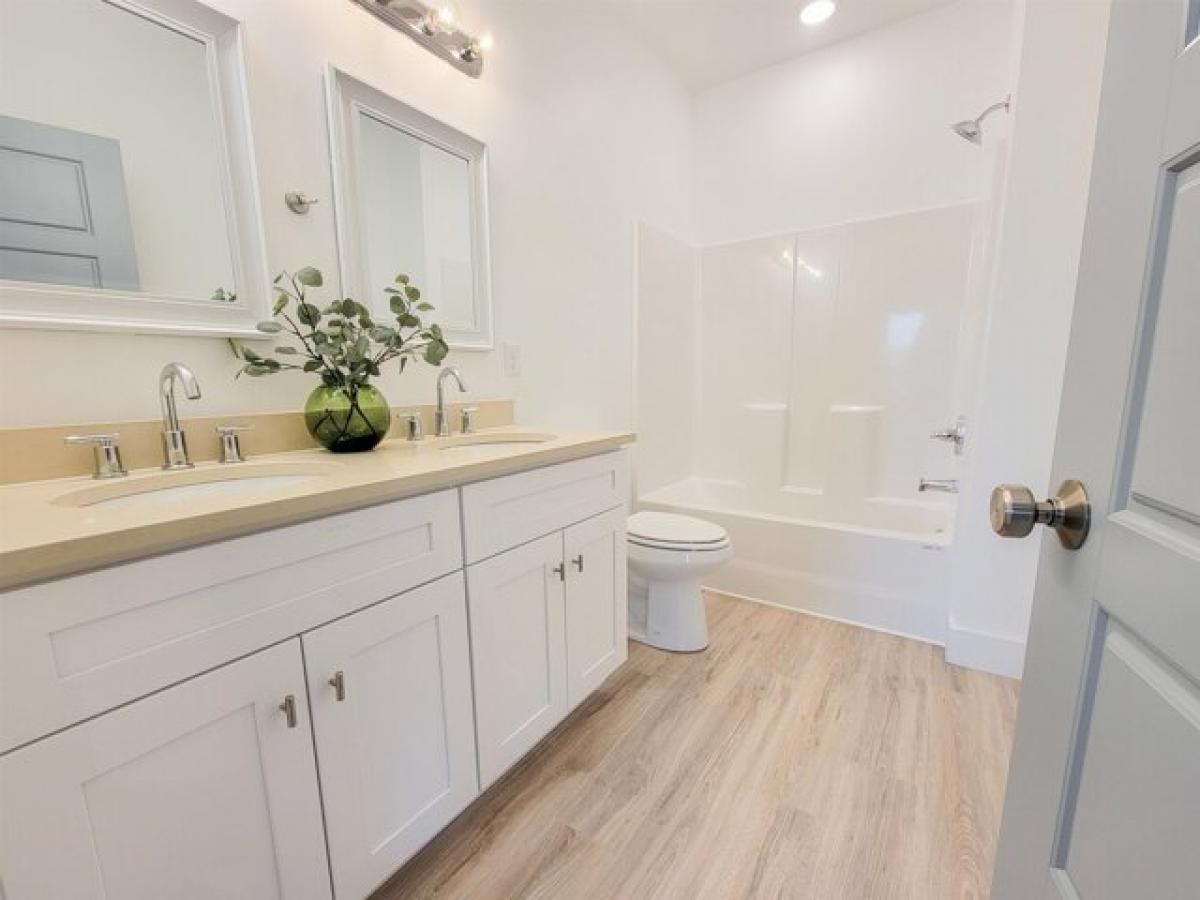 Picture of Home For Sale in Clinton, South Carolina, United States