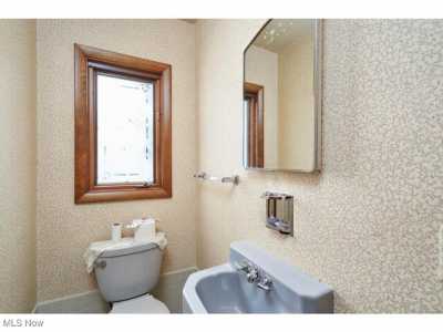 Home For Sale in Fairlawn, Ohio