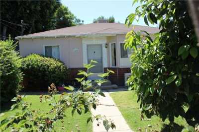 Home For Sale in Van Nuys, California