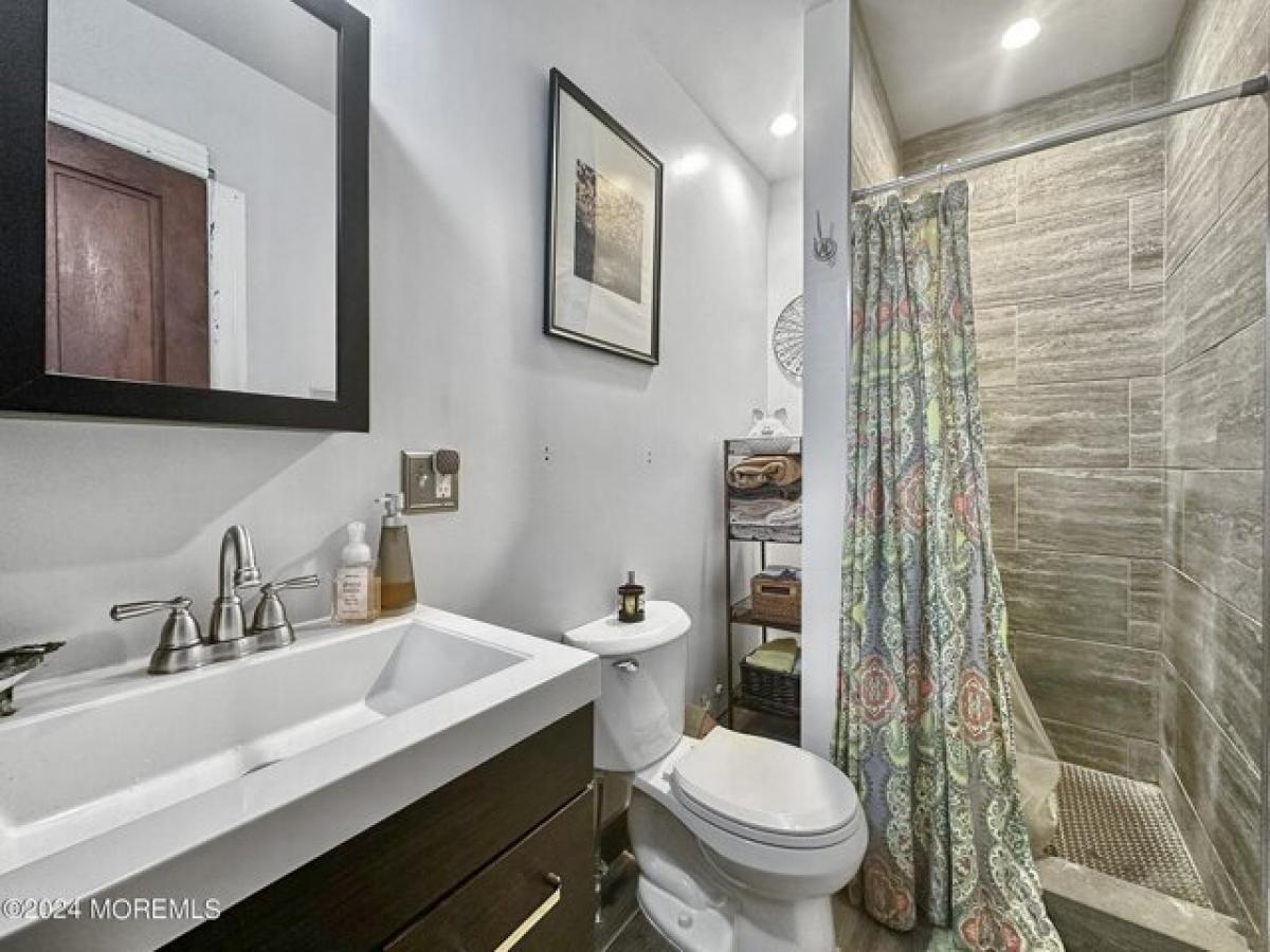 Picture of Home For Sale in Jackson, New Jersey, United States