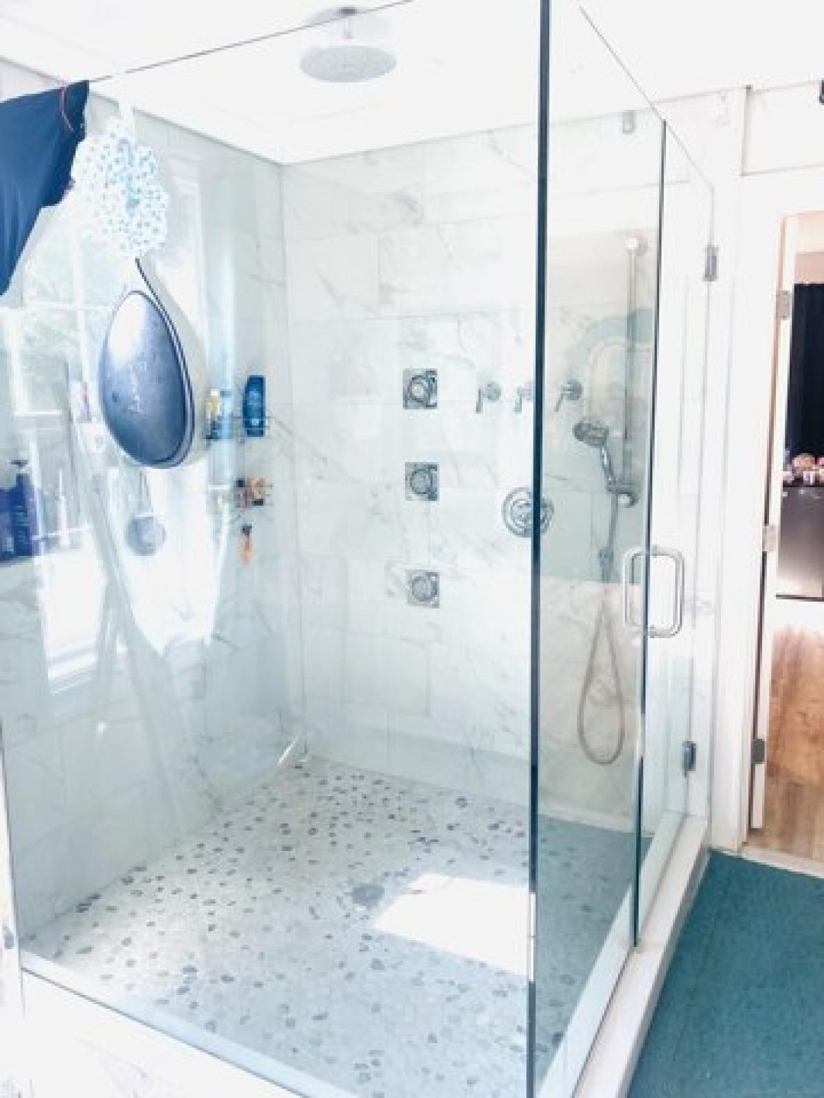 Picture of Home For Sale in Waterbury, Connecticut, United States