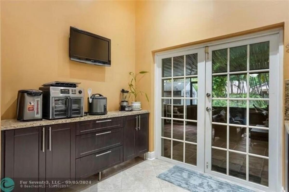 Picture of Home For Sale in Davie, Florida, United States