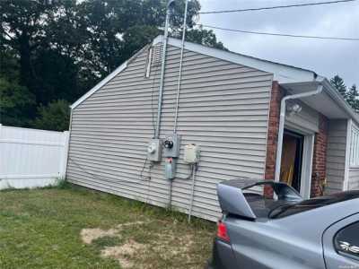 Home For Sale in Deer Park, New York