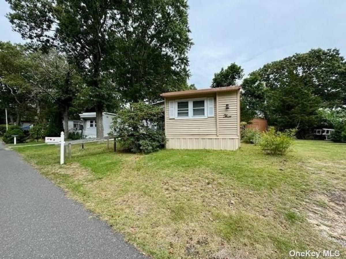 Picture of Home For Sale in Westhampton Beach, New York, United States