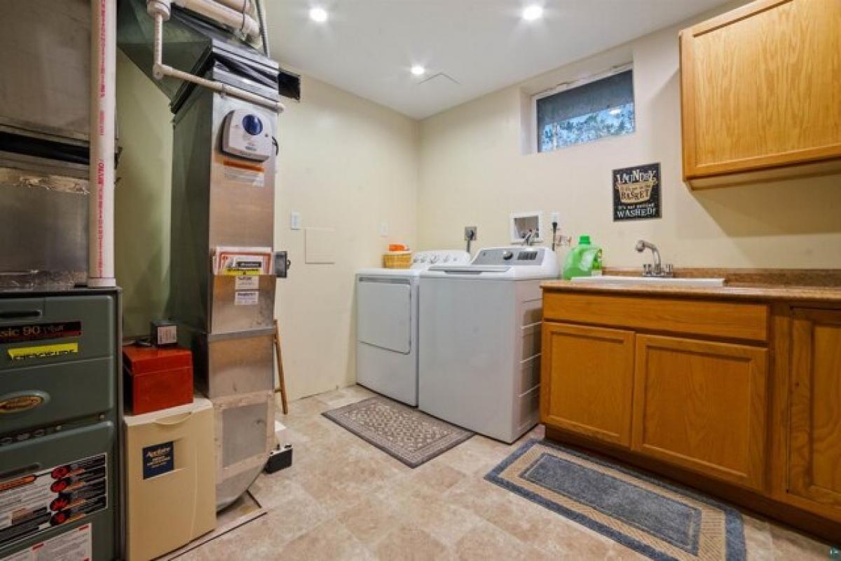 Picture of Home For Sale in Duluth, Minnesota, United States