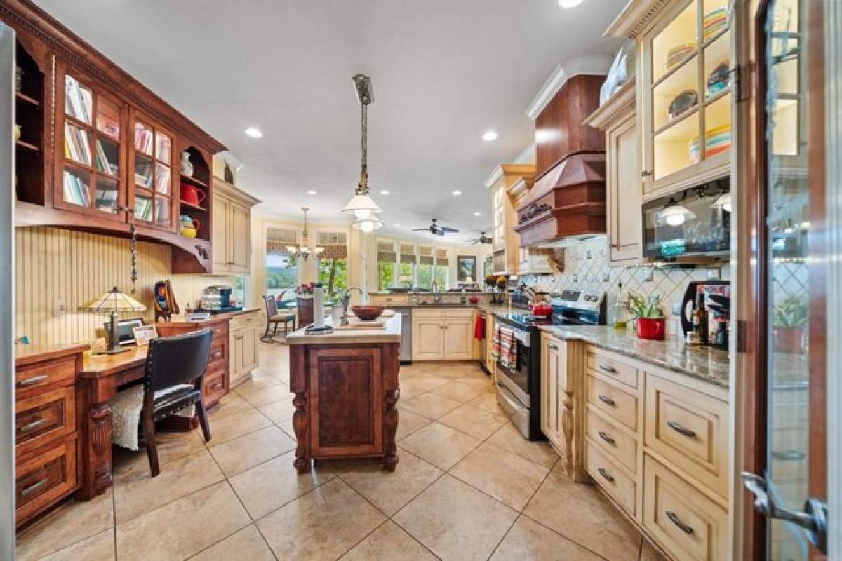 Picture of Home For Sale in Hot Springs, Arkansas, United States