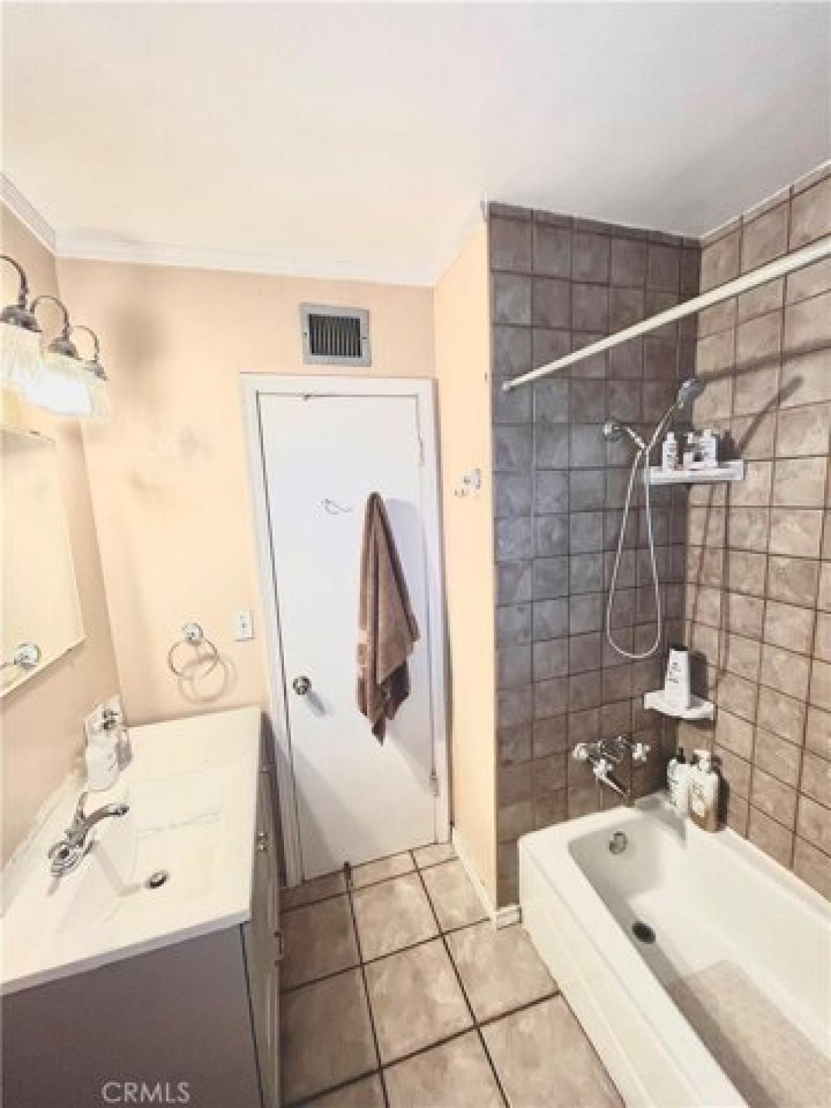 Picture of Home For Sale in Pomona, California, United States