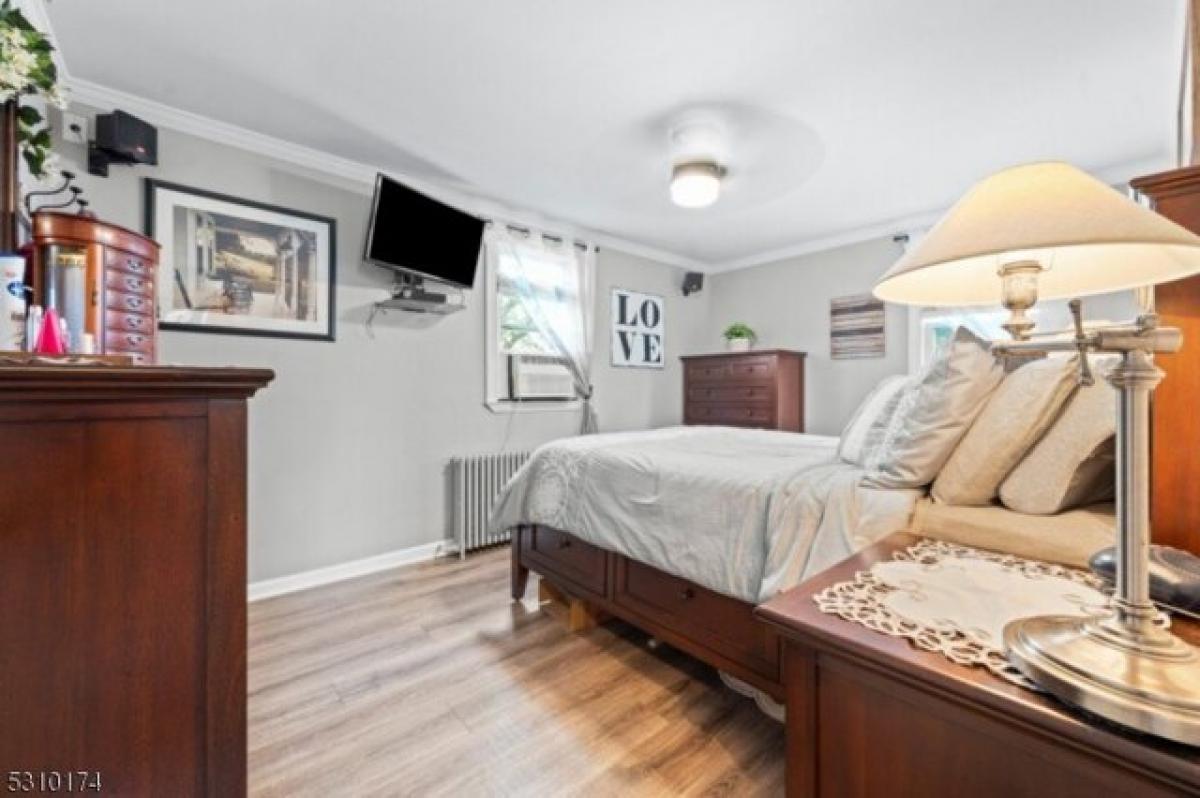 Picture of Home For Sale in Manville, New Jersey, United States