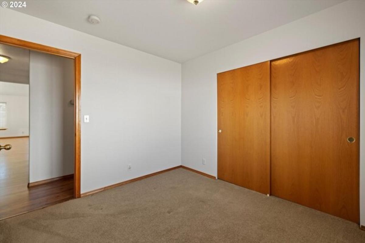 Picture of Home For Sale in Umatilla, Oregon, United States