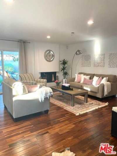 Home For Rent in Canoga Park, California