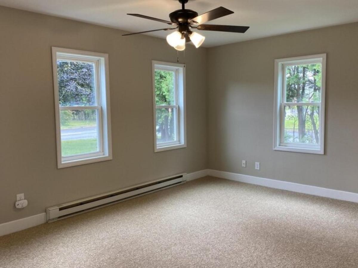 Picture of Home For Sale in Plattsburgh, New York, United States