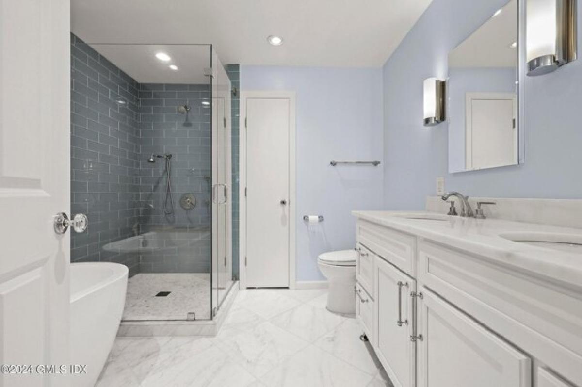 Picture of Home For Sale in Cos Cob, Connecticut, United States