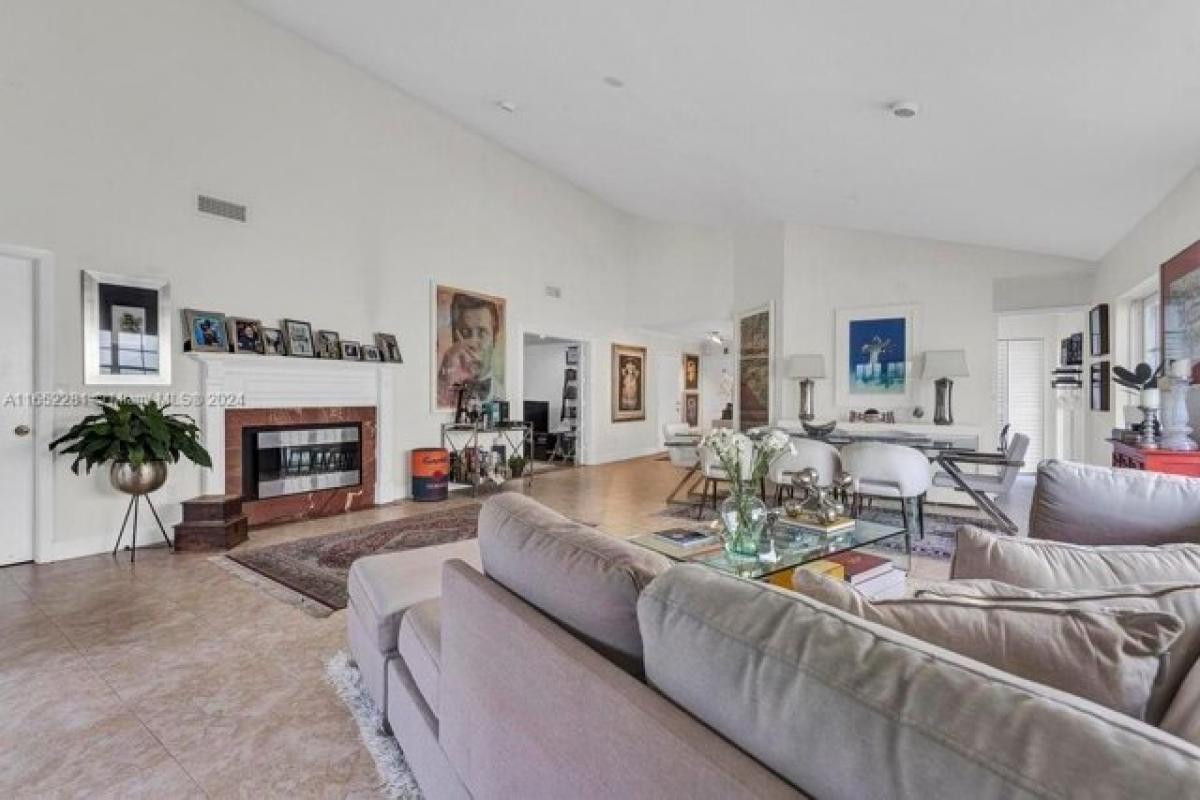 Picture of Home For Sale in Doral, Florida, United States