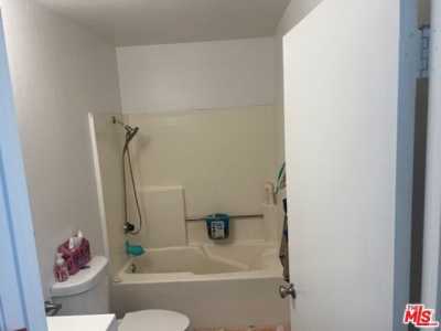 Home For Rent in Canyon Country, California