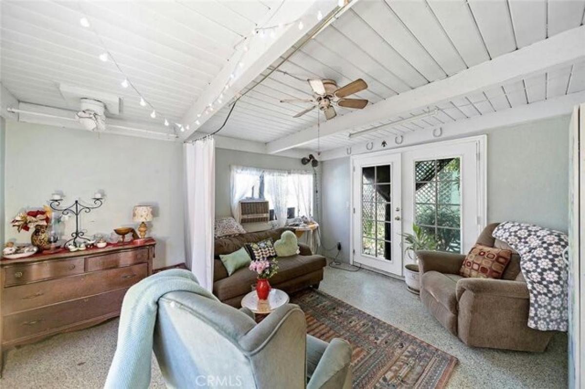 Picture of Home For Sale in Azusa, California, United States