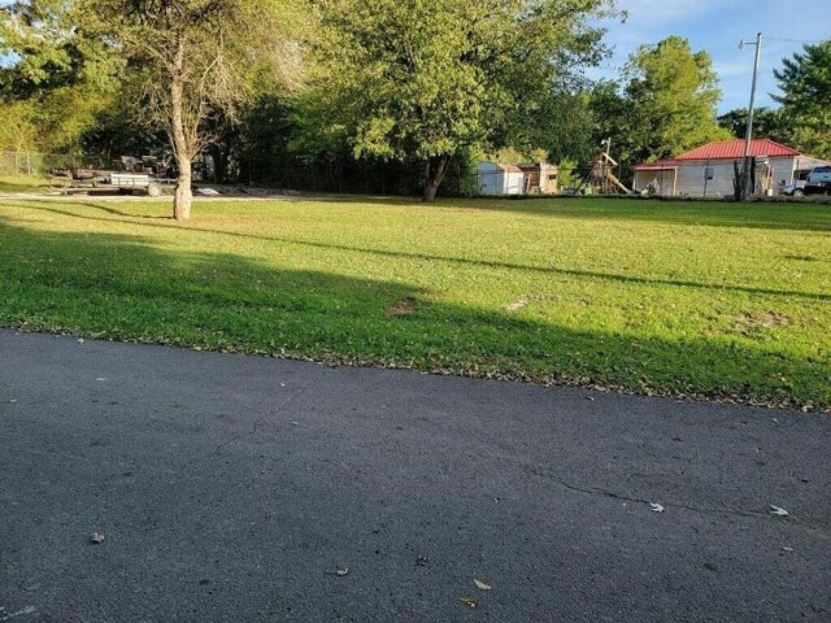 Picture of Residential Land For Sale in Lafayette, Georgia, United States