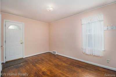 Home For Sale in Huntington Woods, Michigan