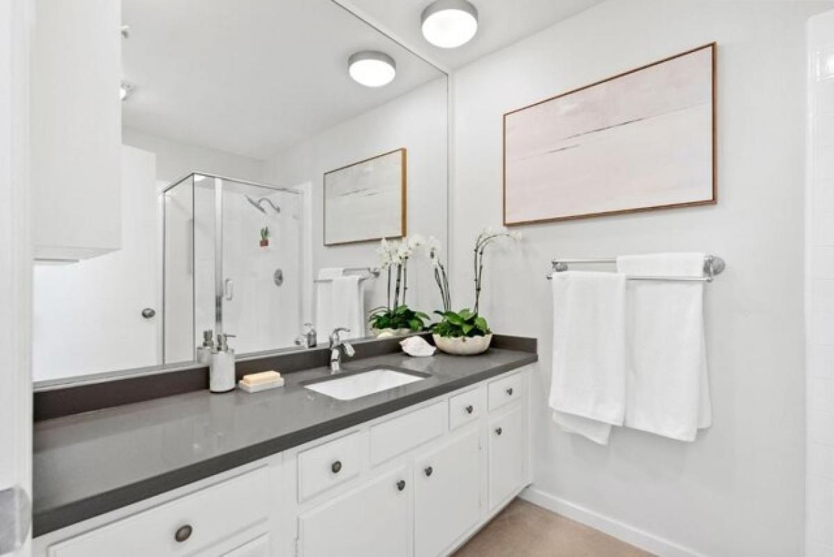 Picture of Home For Sale in Menlo Park, California, United States