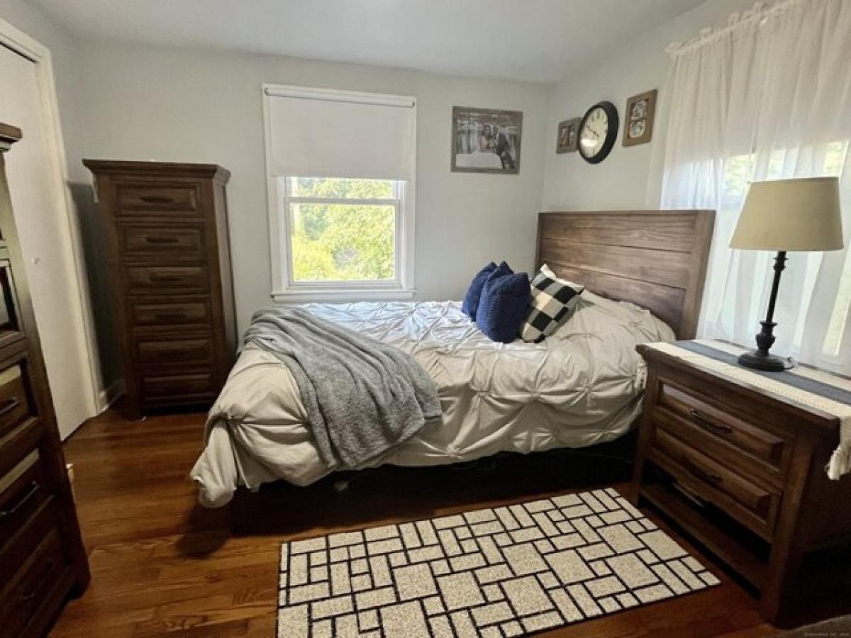 Picture of Home For Sale in Plymouth, Connecticut, United States