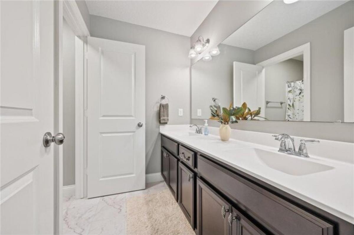 Picture of Home For Sale in Chaska, Minnesota, United States