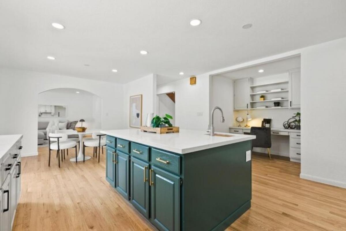 Picture of Home For Sale in Hillsborough, California, United States