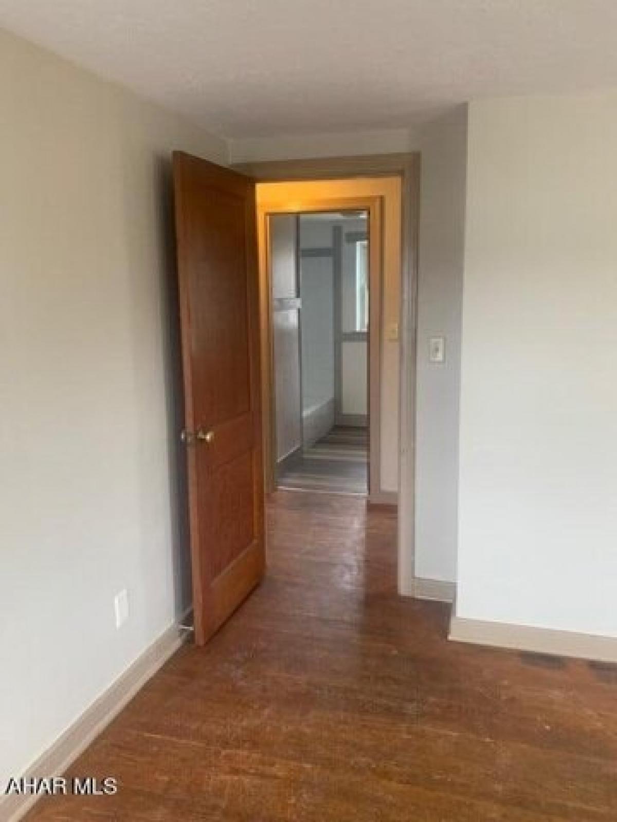 Picture of Home For Sale in Bedford, Pennsylvania, United States