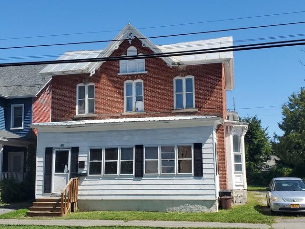 Picture of Home For Sale in Plattsburgh, New York, United States