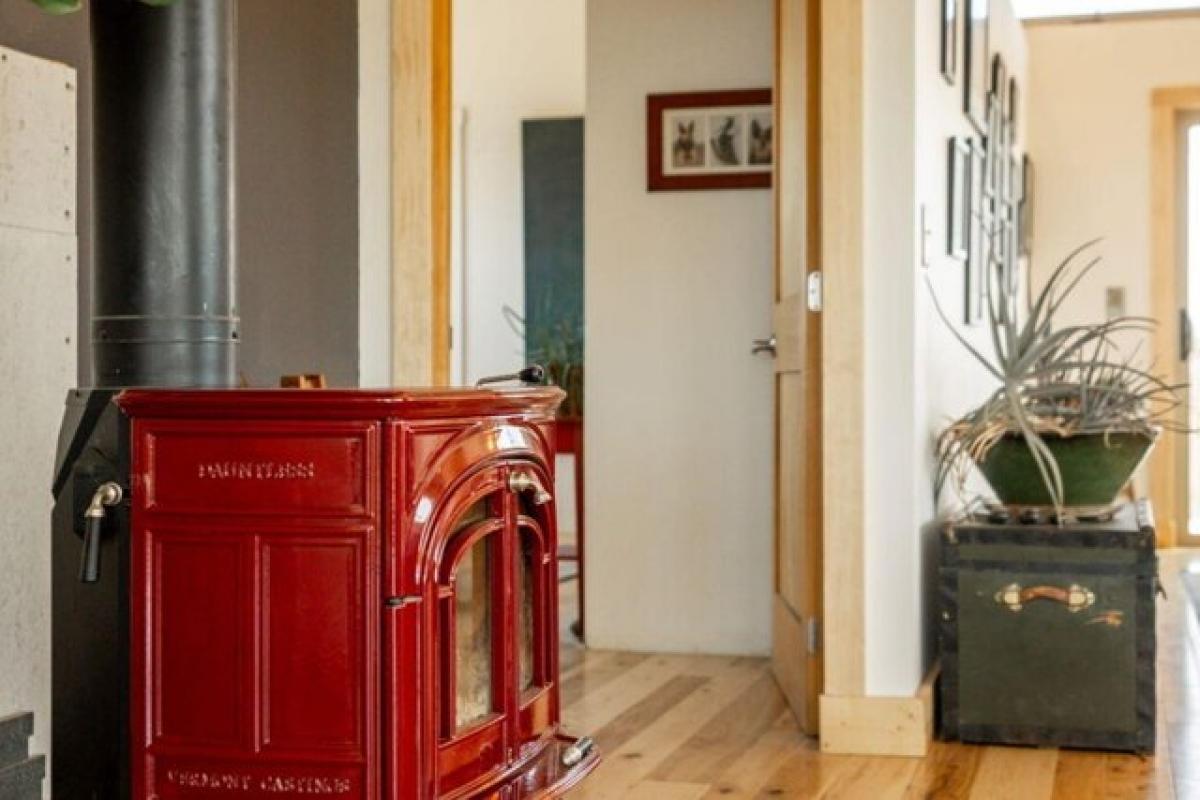 Picture of Home For Sale in Powell Butte, Oregon, United States