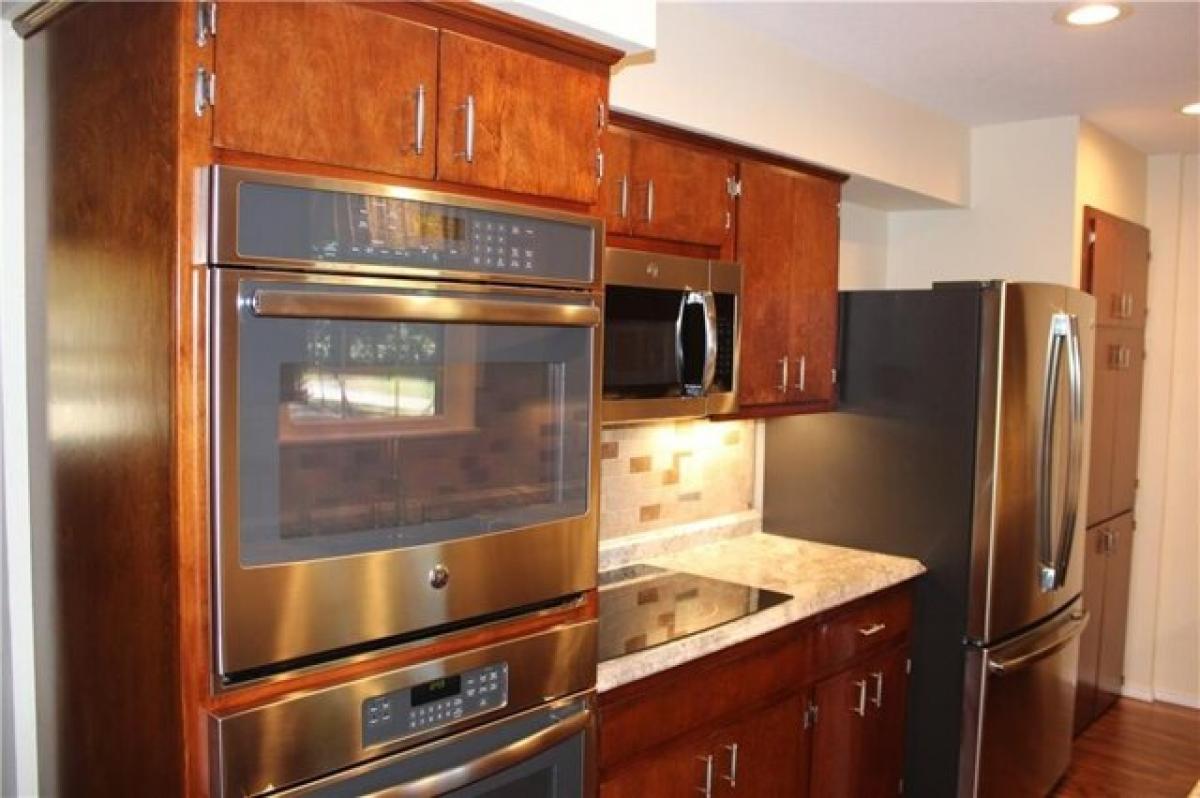 Picture of Home For Sale in Pittsburg, Kansas, United States