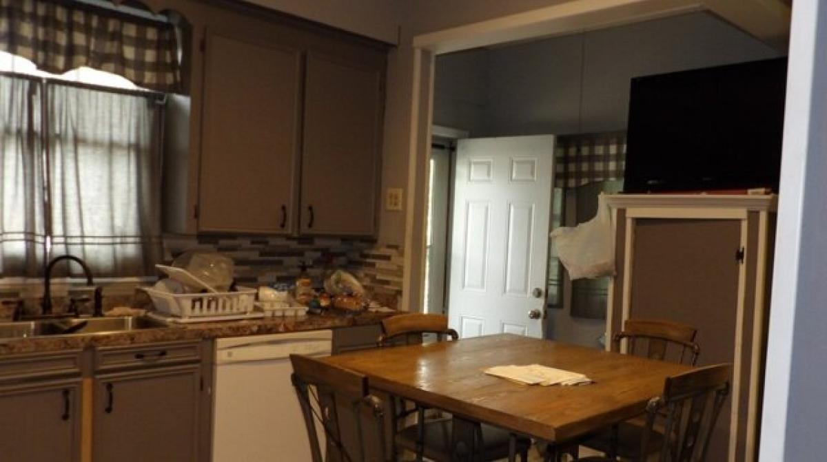 Picture of Home For Sale in McComb, Mississippi, United States