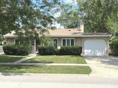 Home For Sale in Arlington Heights, Illinois