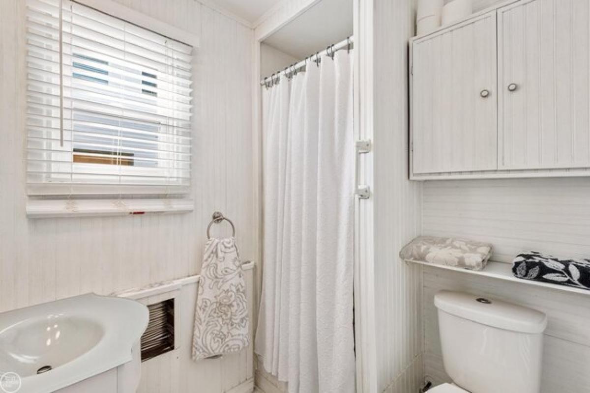 Picture of Home For Sale in Fort Gratiot, Michigan, United States