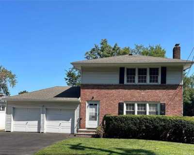 Apartment For Rent in Huntington, New York