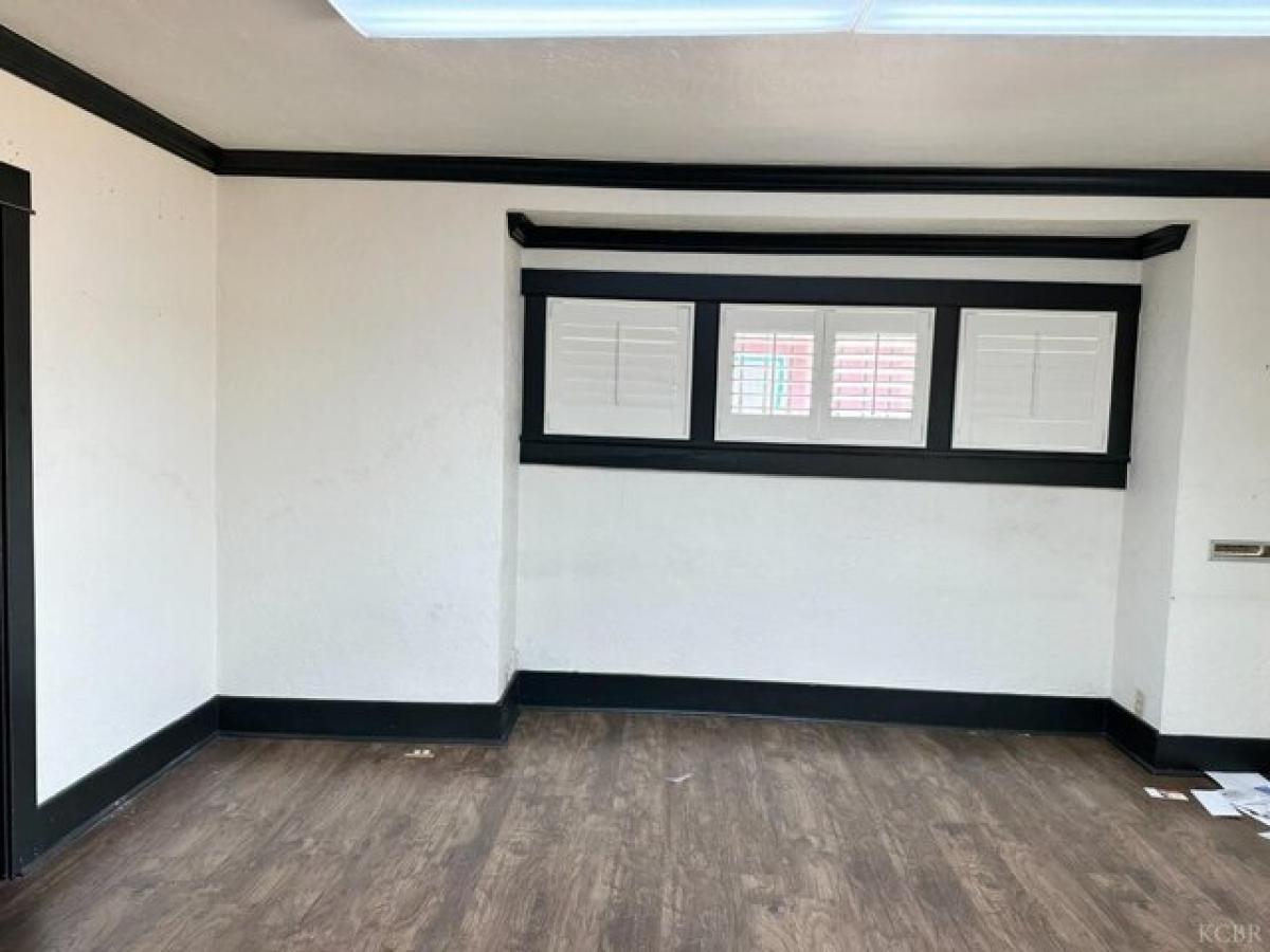 Picture of Home For Sale in Corcoran, California, United States