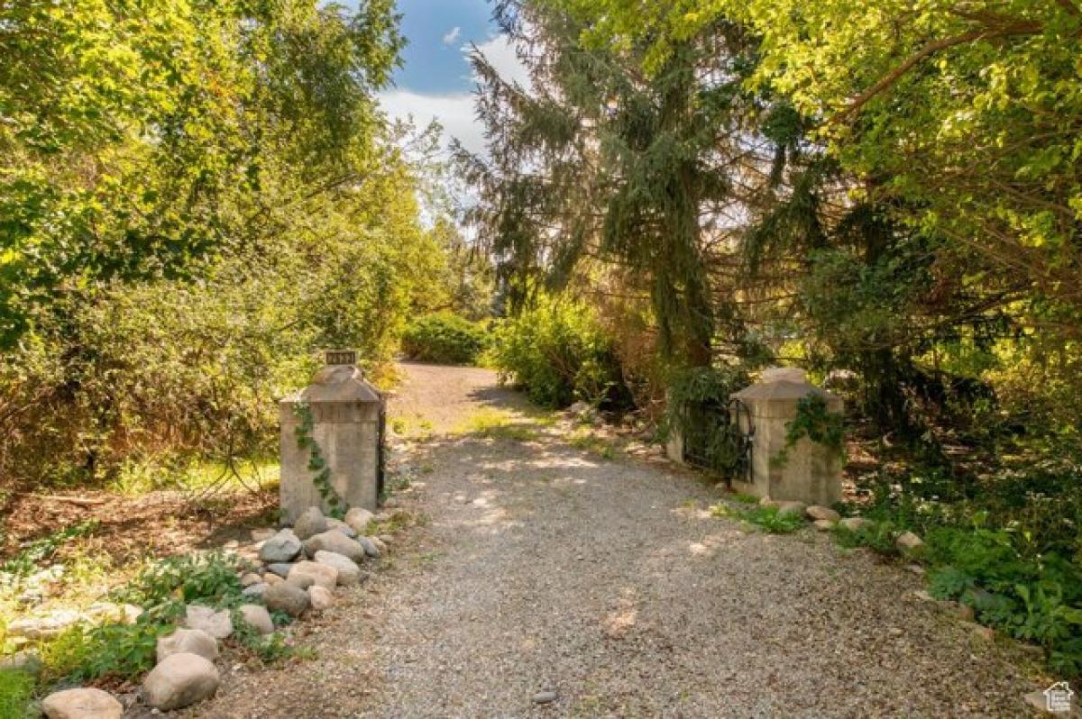 Picture of Home For Sale in Holladay, Utah, United States